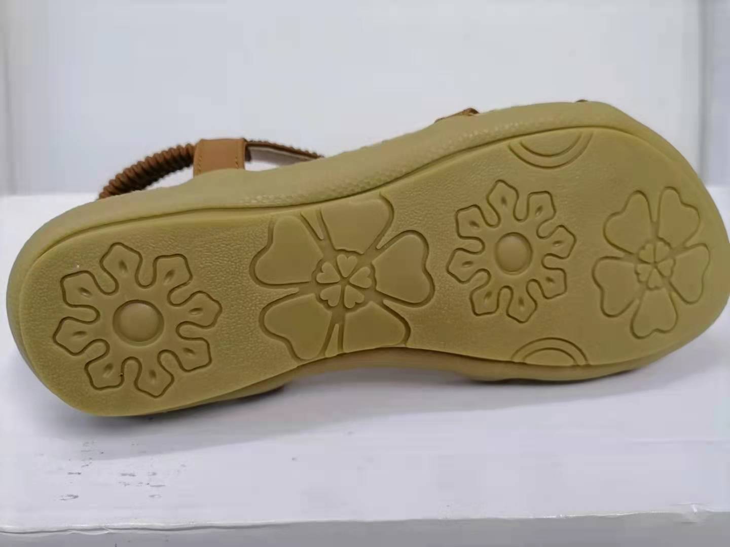 Large Size Flat Sandals Flower Rhinestone Sandals Beach Shoes